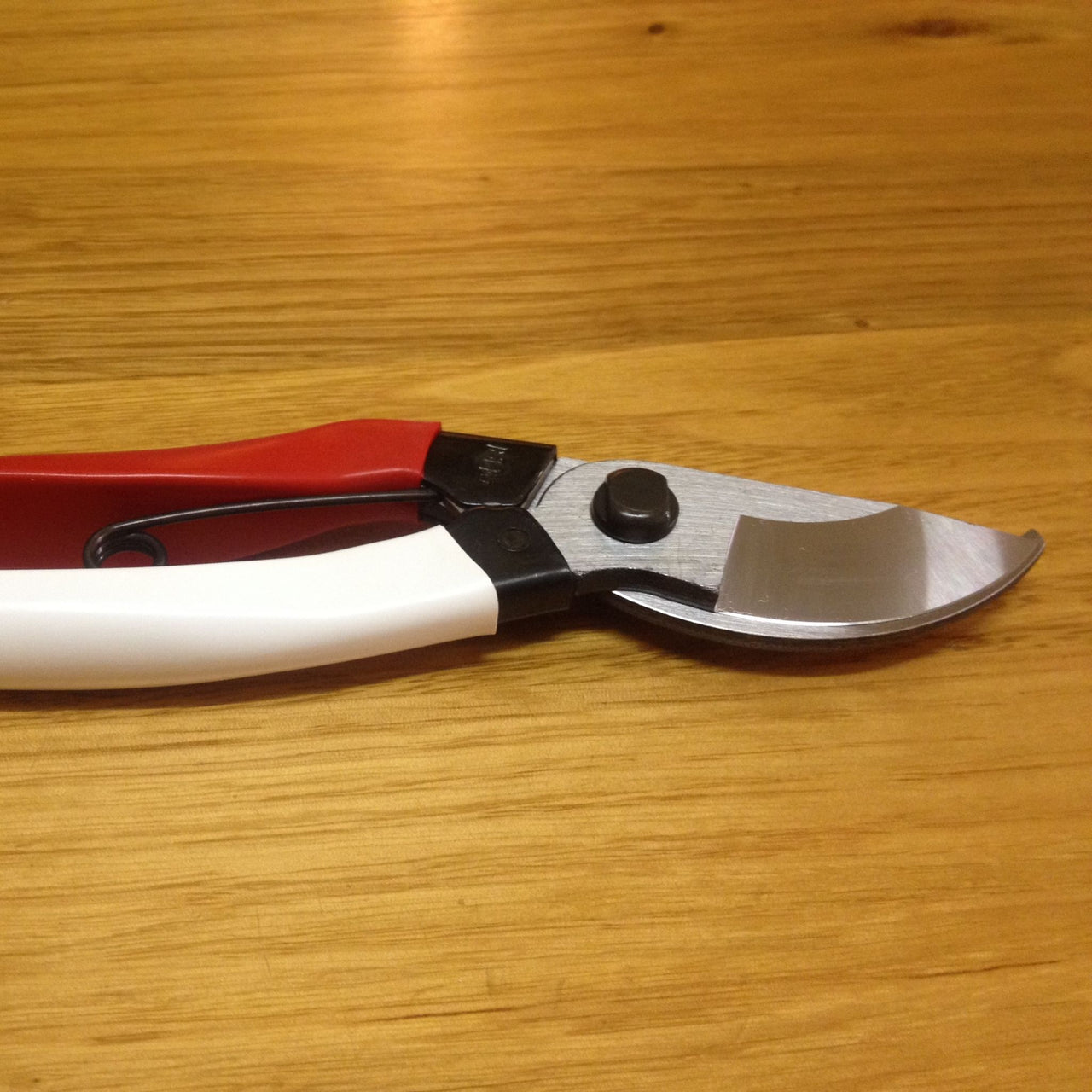 Okatsune Secateurs - large (210mm)